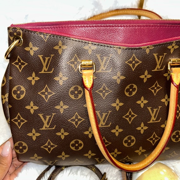 Louis Vuitton Monogram Aurora Pallas MM- comes with crossbody strap only - Picture 8 of 16